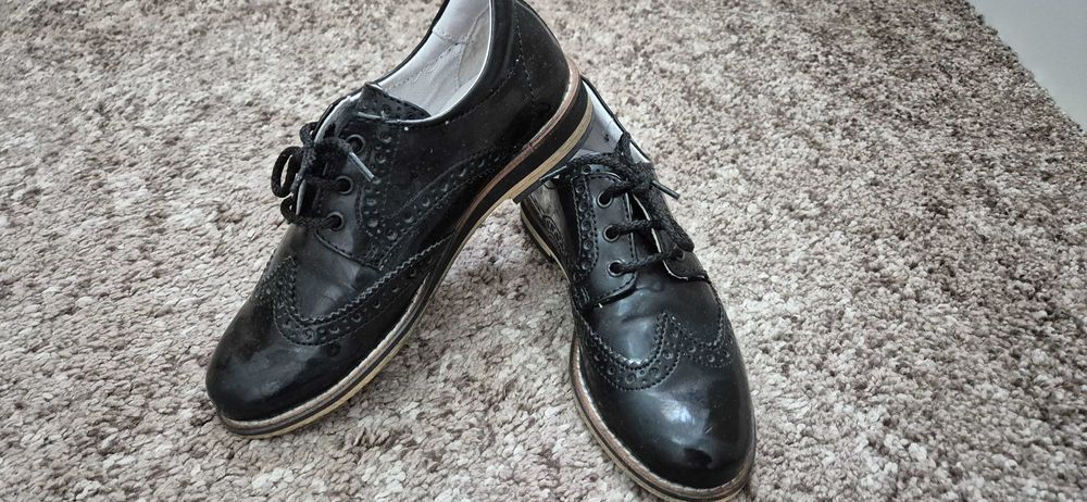 Детски официални лачени обувки за момче