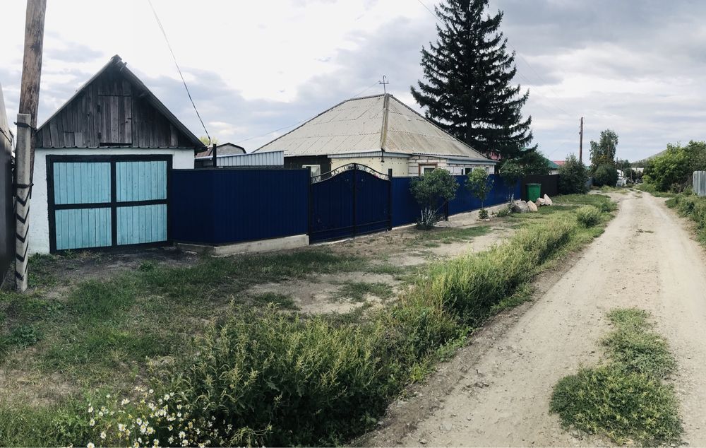 Деревянный дом в предгорьях