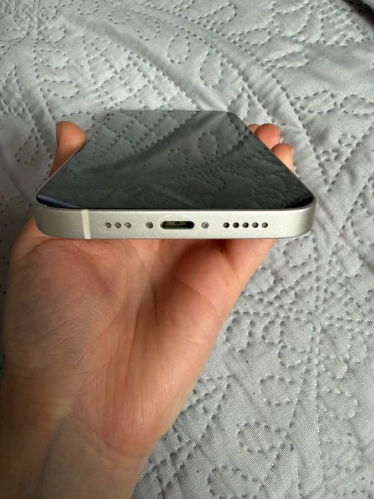 Продам Iphone 13 128 гб