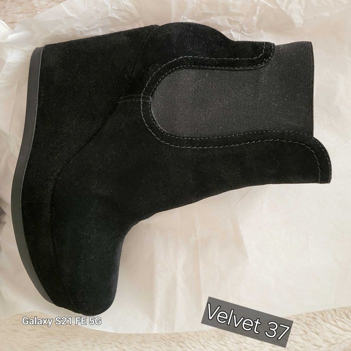 Christelen B., , Velvet 37, Velur