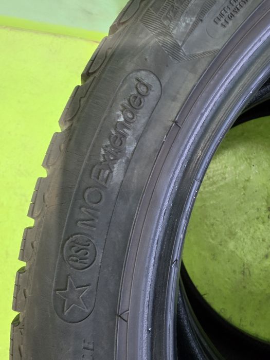 2 бр зимни 245/45/18 Goodyear
