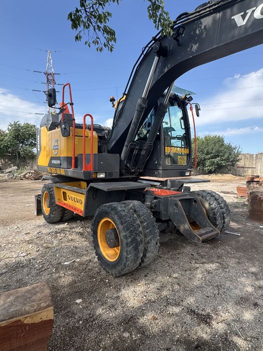 volvo 140 ew ekskavator sotiladi