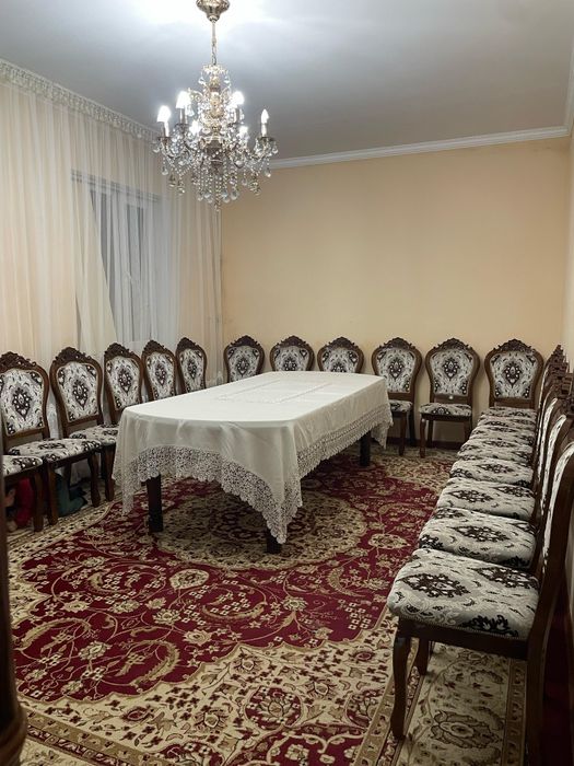 Стол стулья гостевые