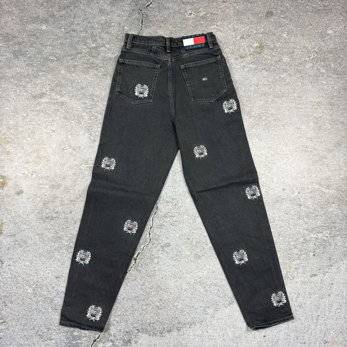 Дамски дънки Tommy Jeans / Черен деним с бродерия / Размер W26 / L34