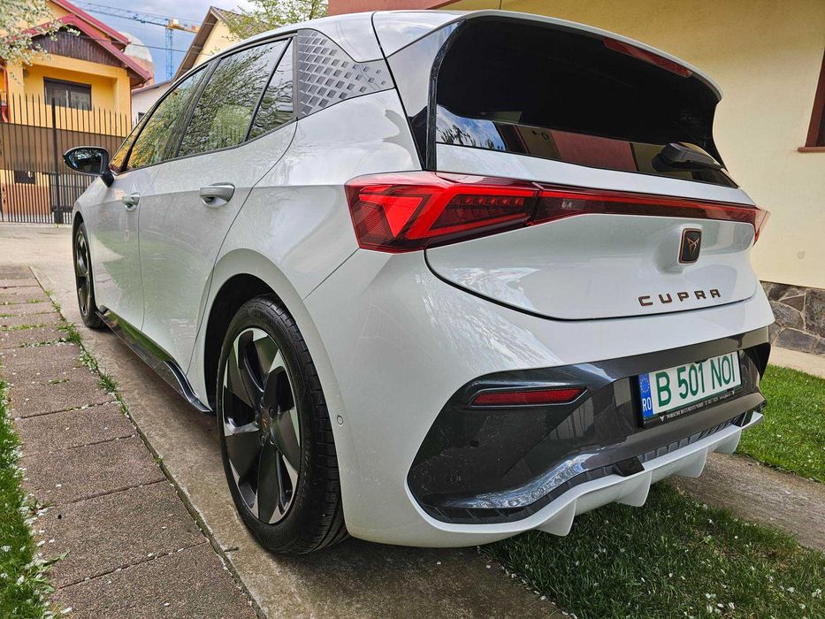 CUPRA Born E-Boost 77 kWh | 231 CP | 2023 | 38.000 km | Garanție 2027/2031 | 2 seturi roți