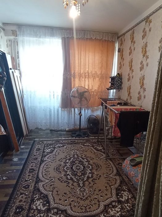 Продаётся Срочно!!! квартира в малосемейке