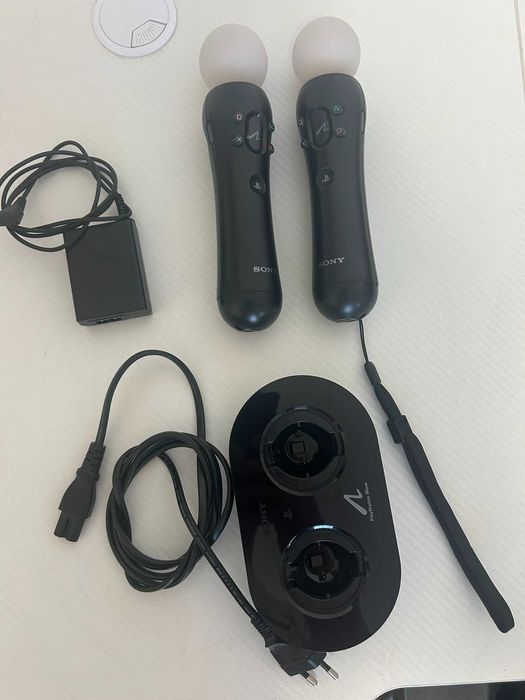 PlayStation 4 VR с Move контроллери