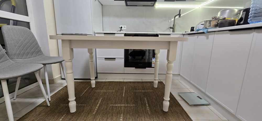 Продается кухонный стол