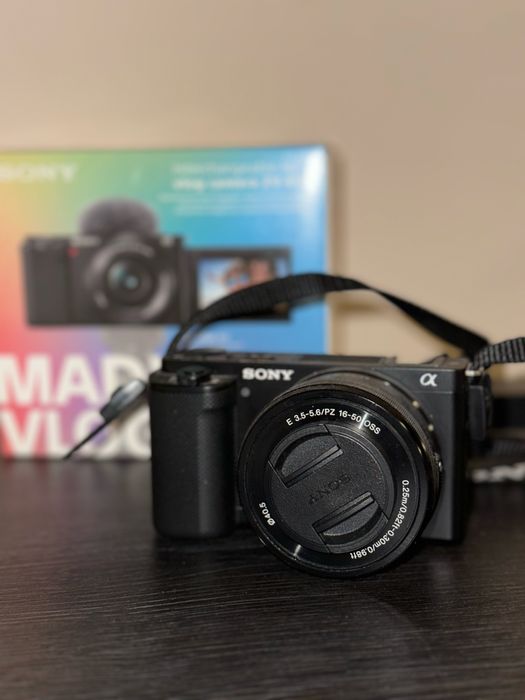 Фотоапарат Mirrorless Sony Alpha ZV-E10