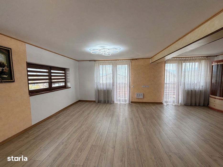 Casa 5 camere pretabila pentru locuit si sediu firma - C. Arhitectilor