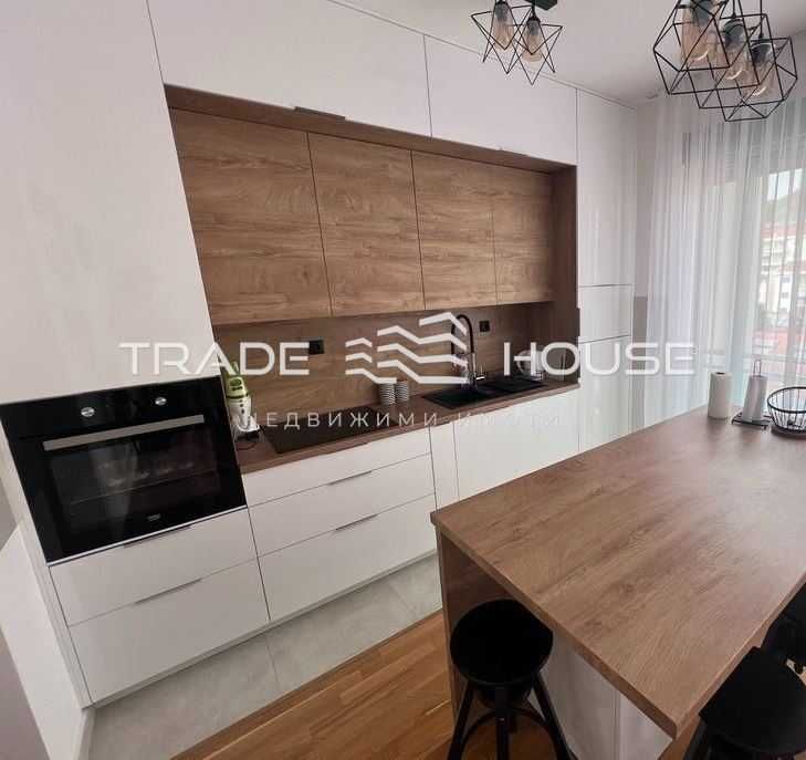 Дава се под наем Тристаен апартамент в Пловдив, Младежки Хълм - 92 кв.м за 480 € - Снимка #3