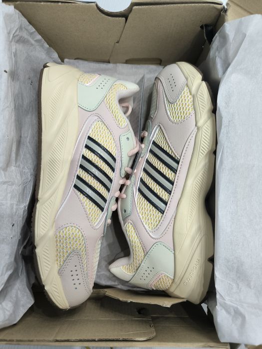 Adidas crazychaos 2000