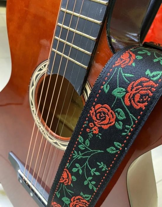 Гитара акустическая шестиструнная Мега акция