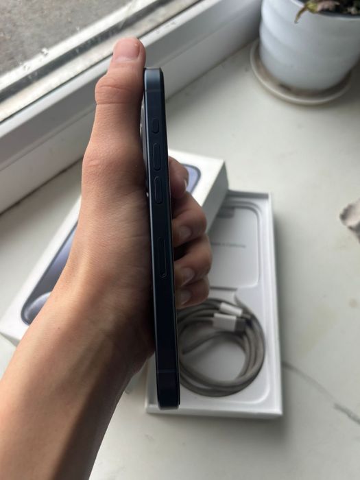 Продам айфон 15 про