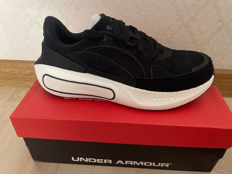 Кроссовки Under Armour 40.5 новые оригинал