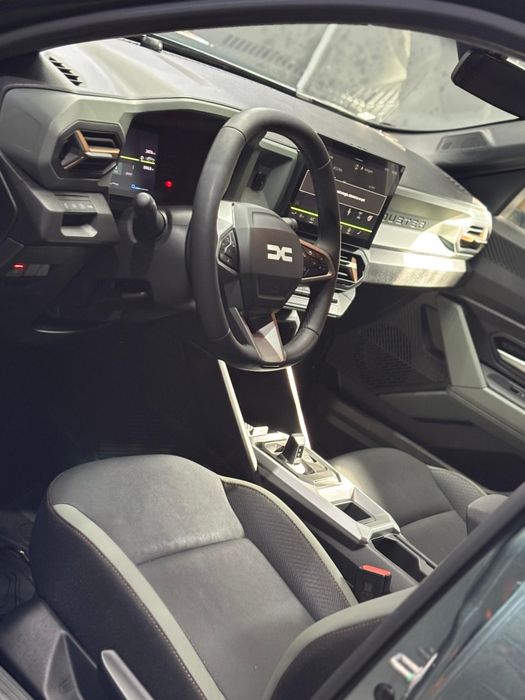 Dacia Duster Extreme Full Hybrid 140 CP • 08/2024 • 47.500 km