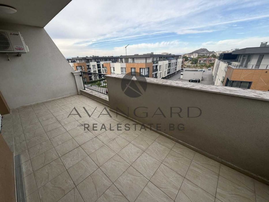 Продава се Тристаен апартамент в Пловдив, Остромила - 114 кв.м за 1272 €/кв.м - Снимка #12