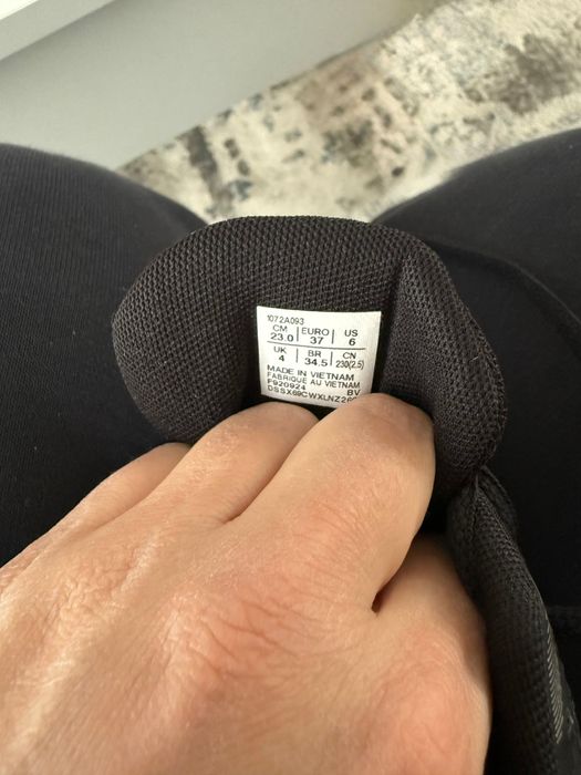 Vand adidasi  Noi Nepurtati Asics Gel Rocket 11 dama masura 37