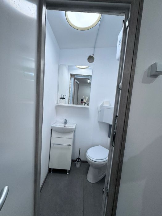 Spatiu comercial central Roman. 450 NEGOCIABIL!