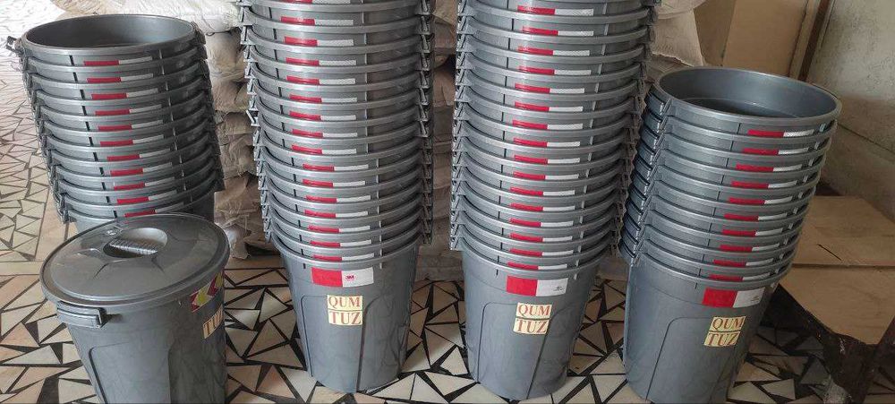 Бак, (урна) для сыпучих материалов как техническая соль и песок