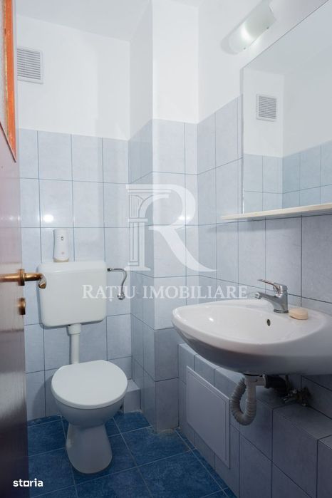 Apartament cu 3 camere | 2 băi | 2 balcoane | Strada Carpați | Oradea