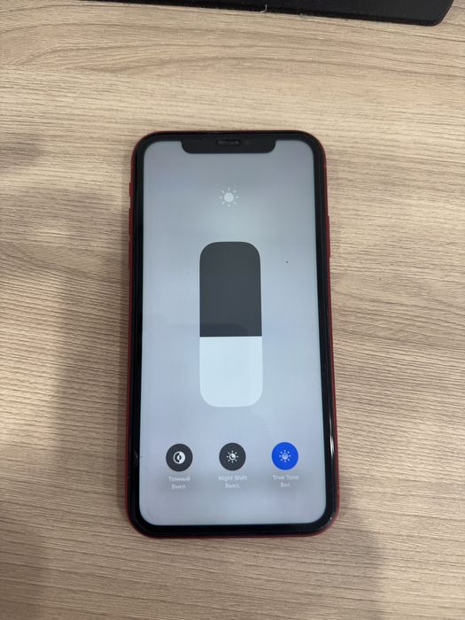 Продам iphone 11 product RED