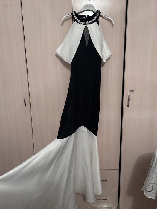 Платье элегантное