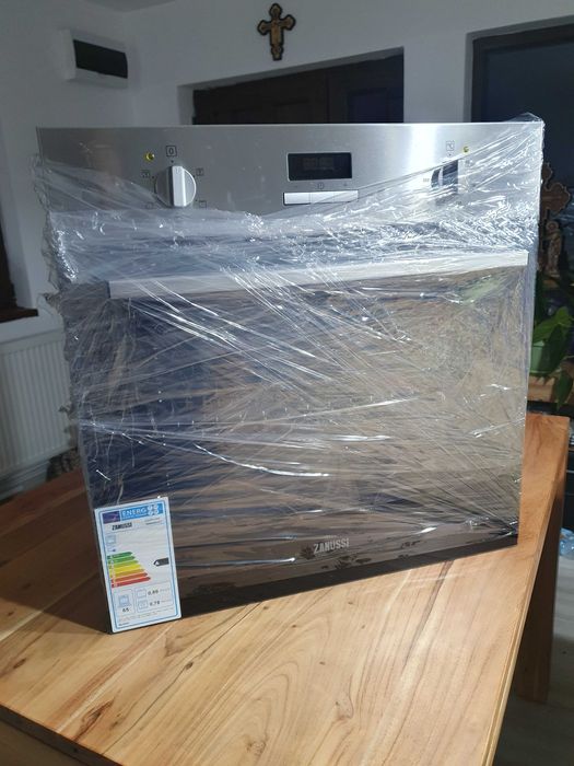 Cuptor electric Zanussi