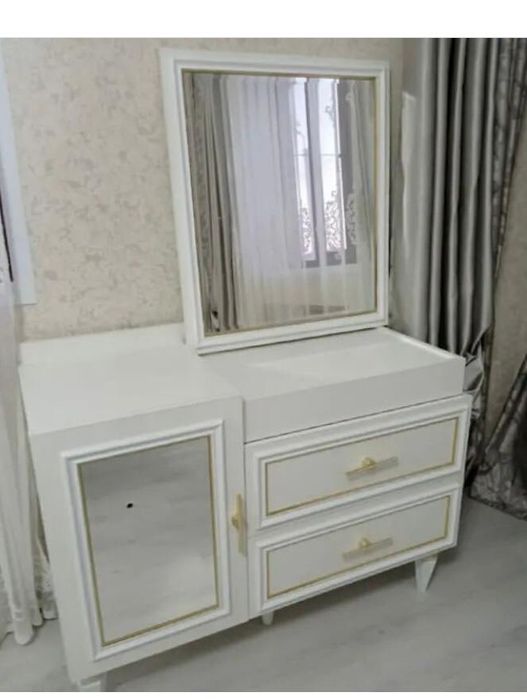 Продам спальный гарнитур