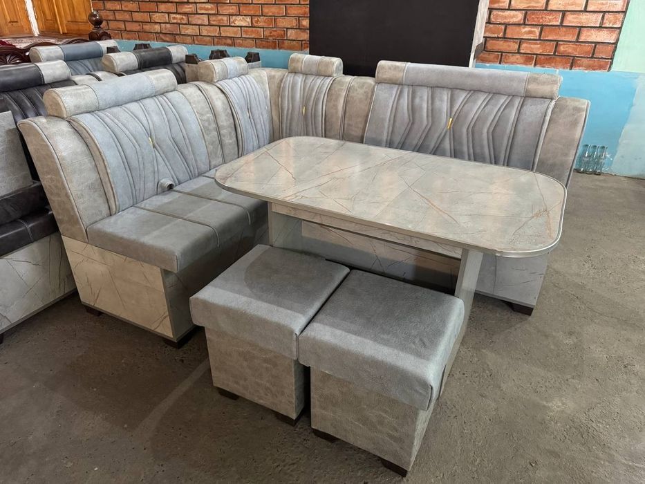 Продаётся кухонный уголок