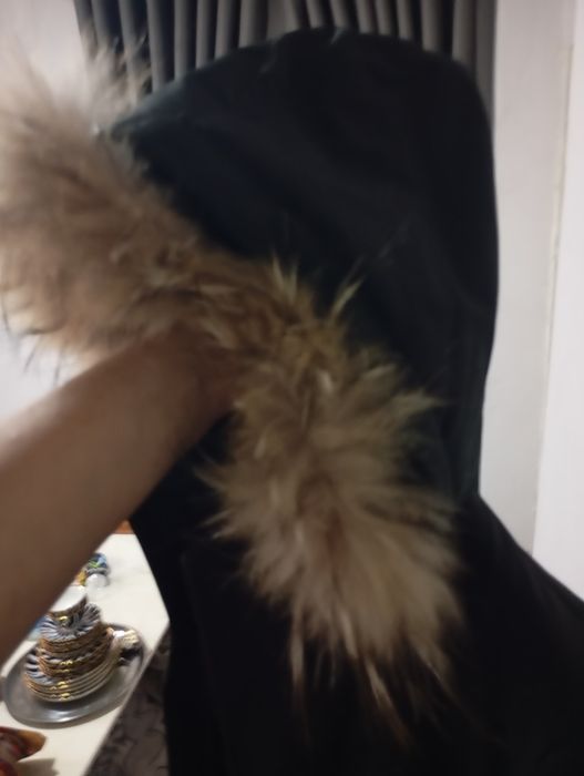 Продаётся Теплая и удобная куртка пуховик