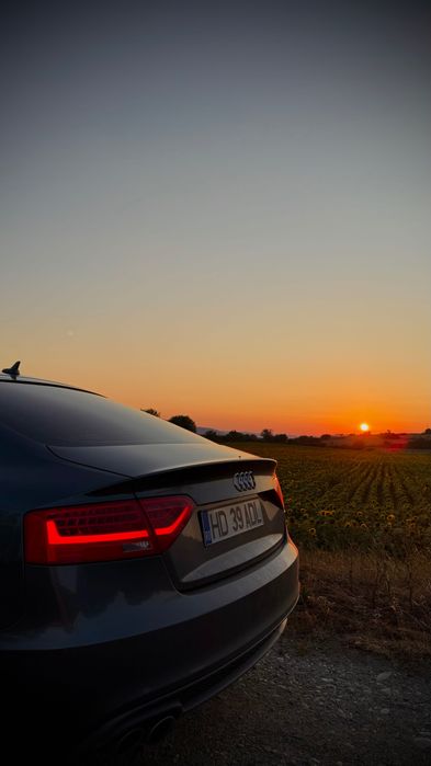 Vând Audi a5.