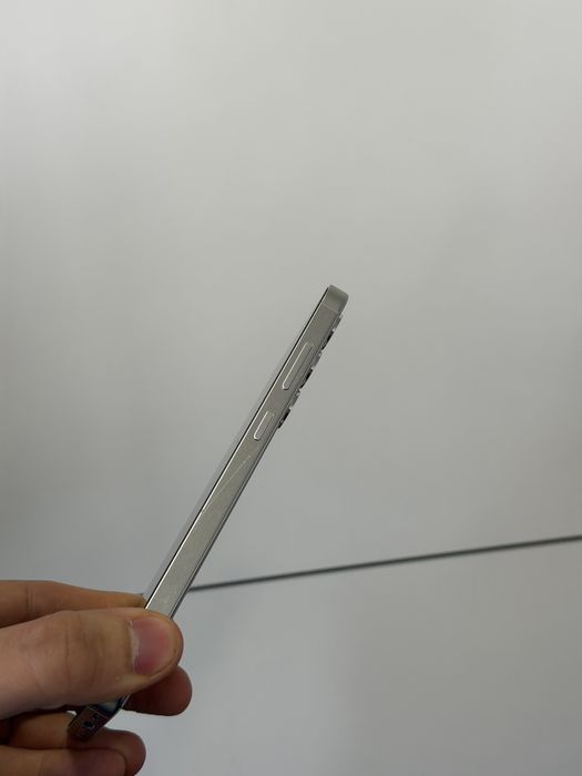 Продавам Samsung S24 PLUS