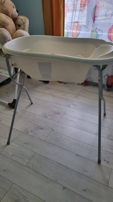 Вана за бебе със стойка