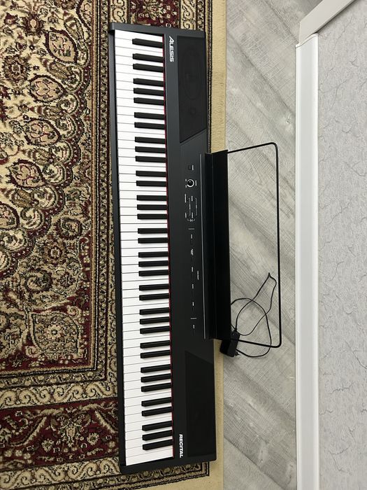 Продам музикальный инструмент