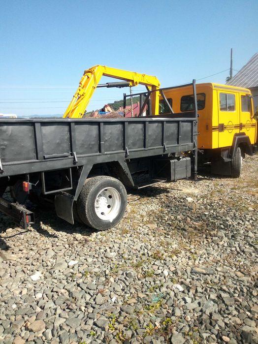Nissan M110 Basculabil cu macara