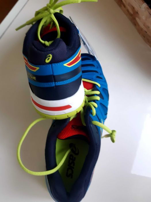 Asics оригинални маратонки нови
