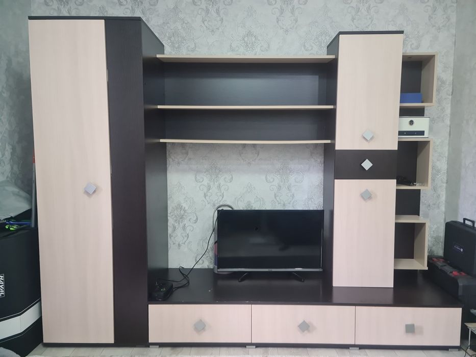 Продам   стенку .