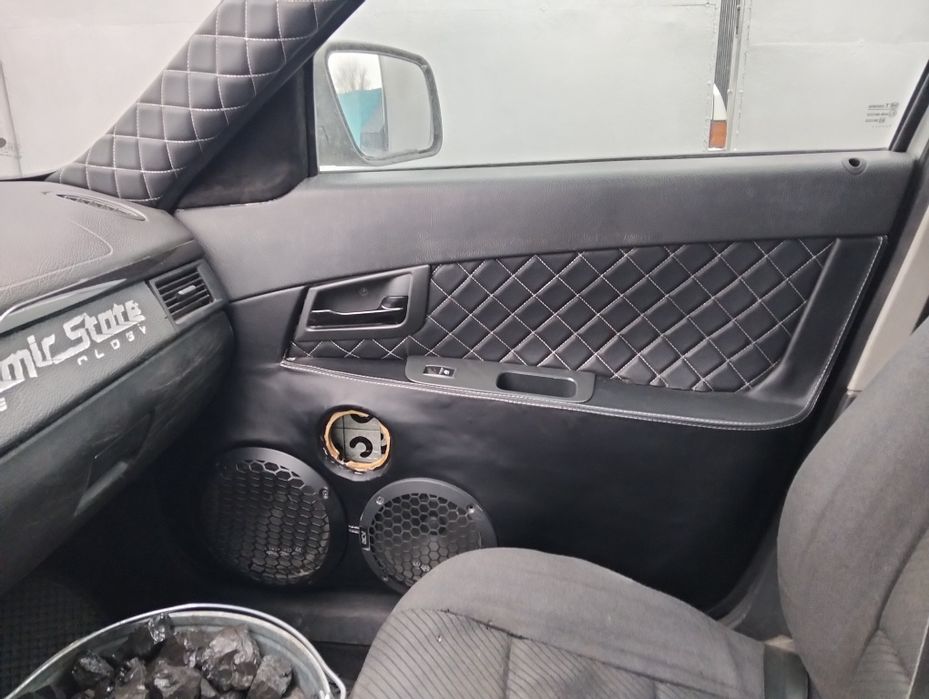 Обшивка дверей приора подиумы