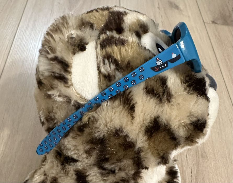 Слънчеви очила Chicco + подарък памперси за плуване