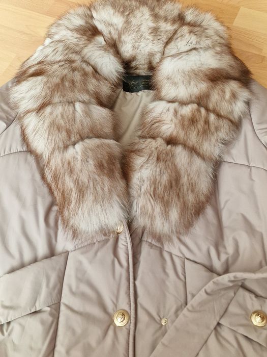 Haina dama, material textil impermeabil, guler detasabil blanita naturala vulpe