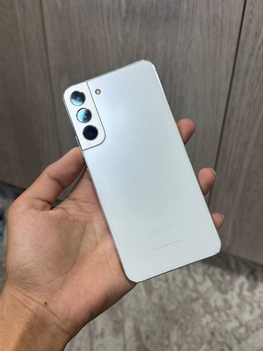 Samsung galaxy s22 5G 8/128gb holati yaxw