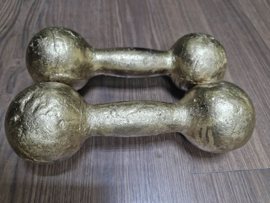 Гантели 3 кг, продам пару за 5000 тг.