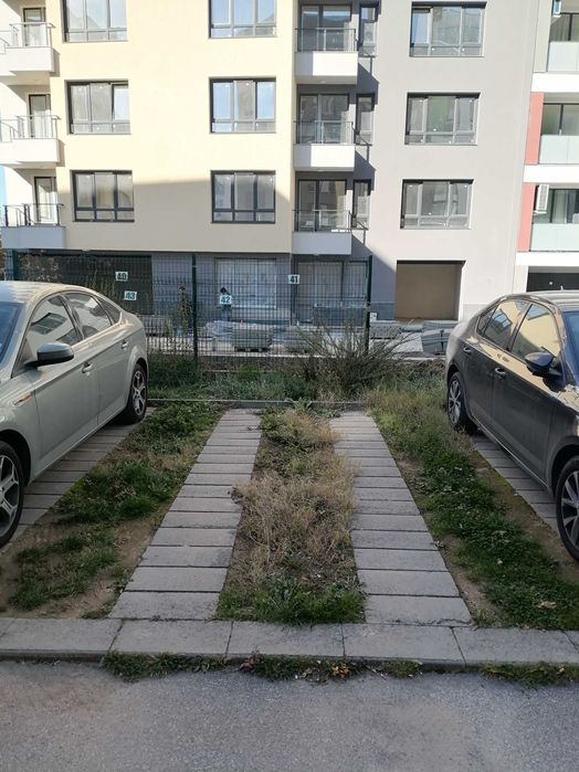 Дава се под наем Гараж / Паркомясто в София, Връбница 1 - 11 кв.м за 40.8 € - Снимка #1