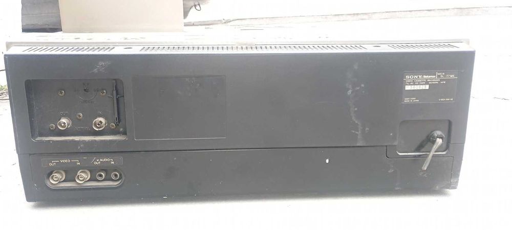 Sony Betamax SL-T7ME + SANYO VTC5000-II video cassette recorder