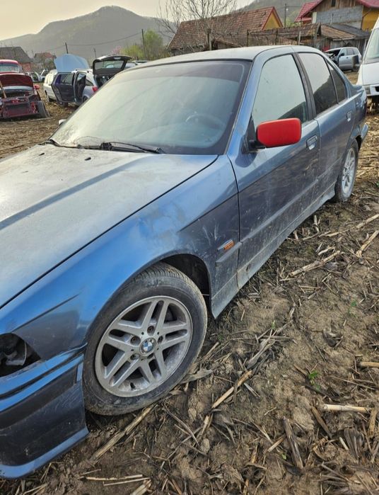 Dezmembrez Bmw e36 1.6 benzina