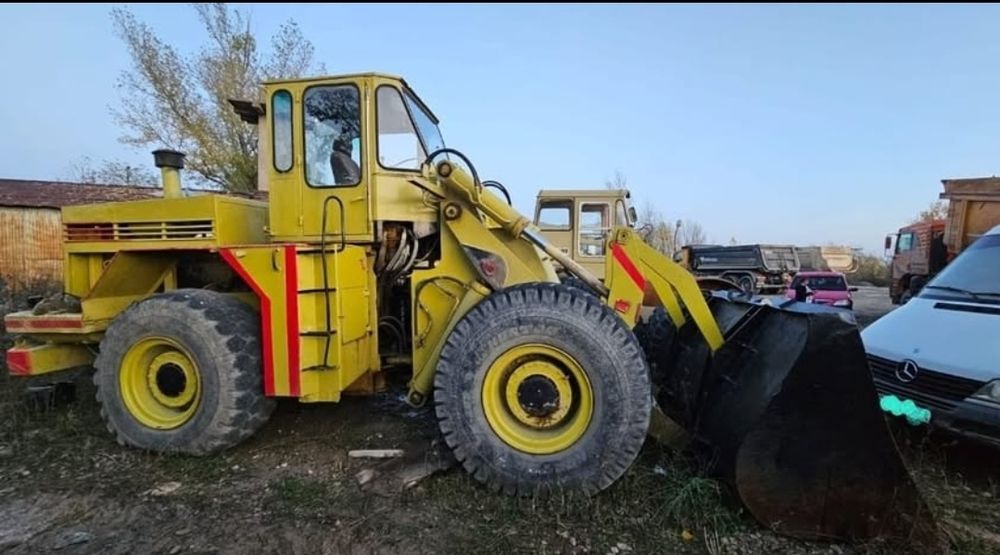 Stalowa Wola L34 - Incarcator frontal (volă)