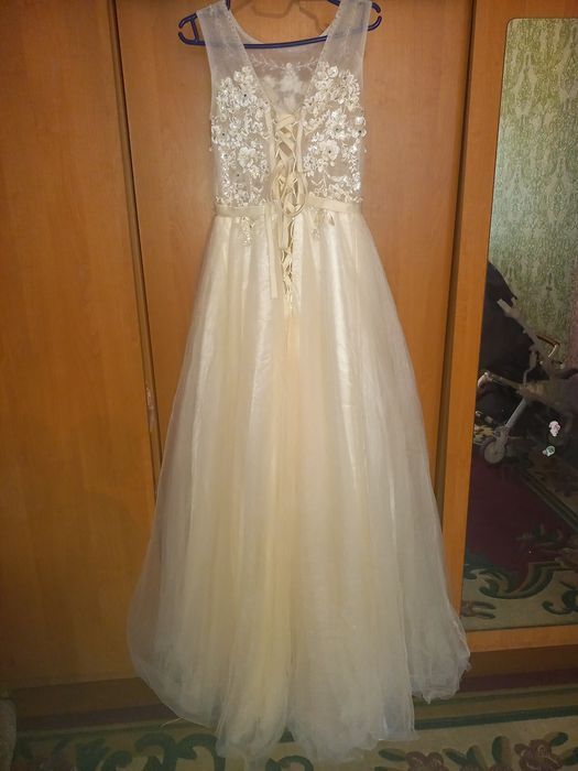 Платье на узату или для выпускной