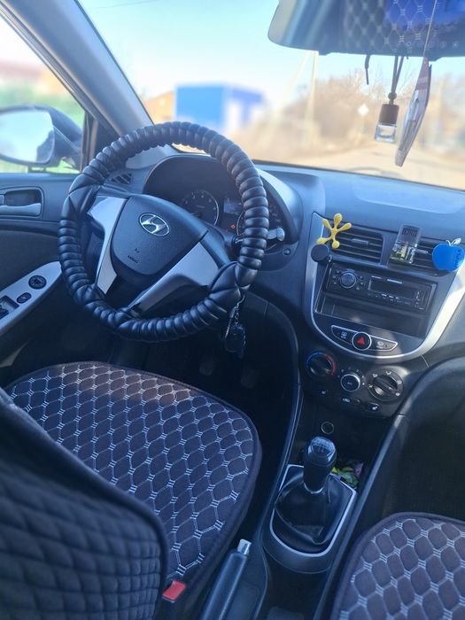 Хюндай акцент 2012г.