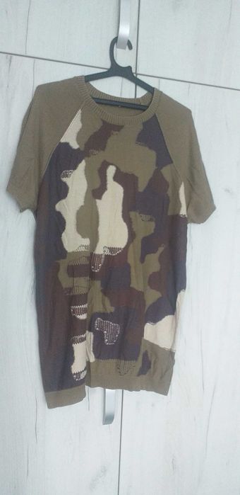 Блузи и тениски  на известни фирми -30лв.брой